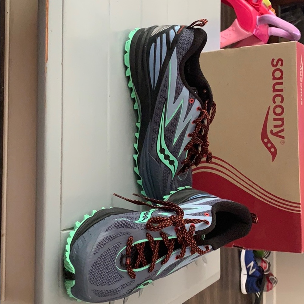 Saucony Peregrine 5 women’s athletic shoes